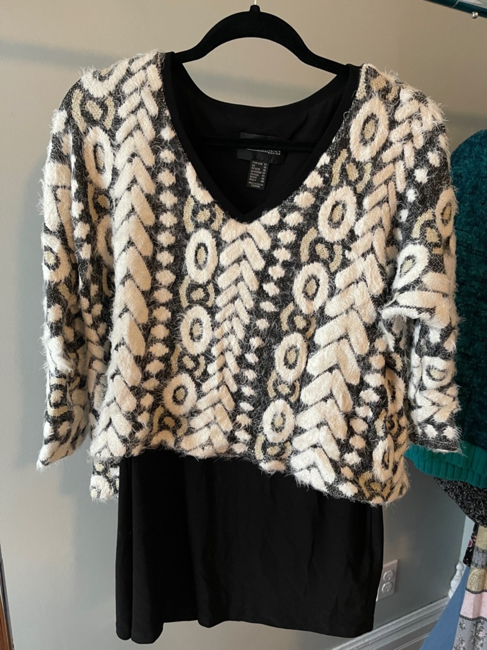 Frank Lyman Design Black and White Textured V-Neck Sweater